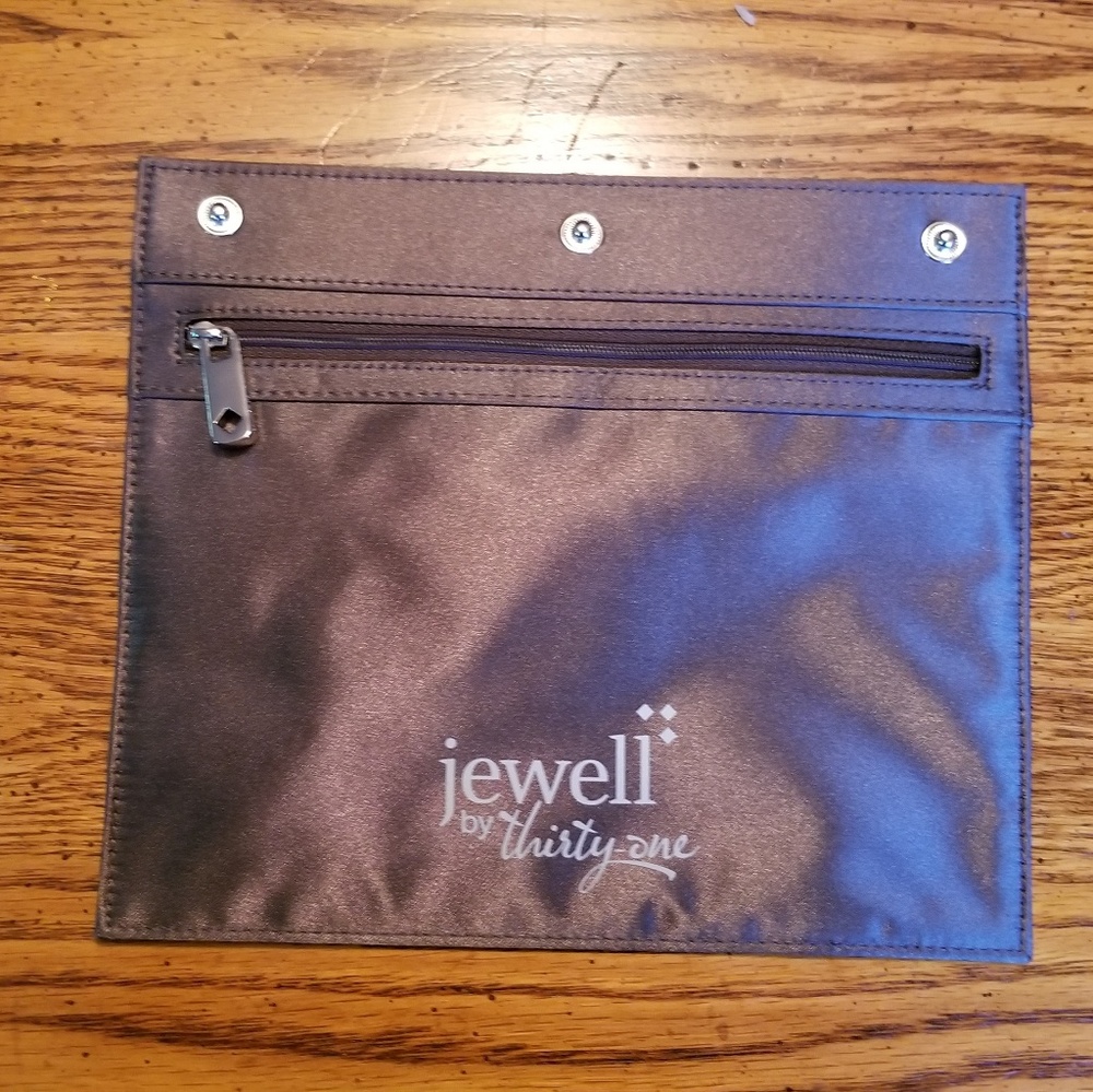 Thirtyone Jewel snap in pockets